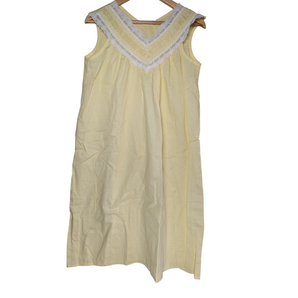 Vintage Sidney Bernstein Yellow Lace Nightgown Womens M Smocked Sleepwear USA